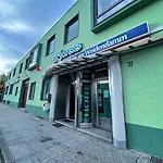 Tyros Hotel Und Gaestehaus Am Weidendamm